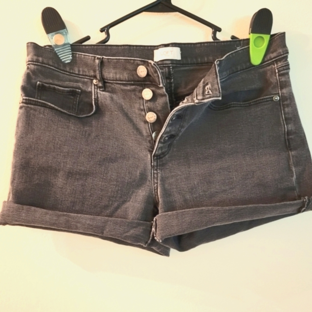 LOFT Women's Dark Gray Denim‎ Shorts (Size 8) - Picture 9 of 14
